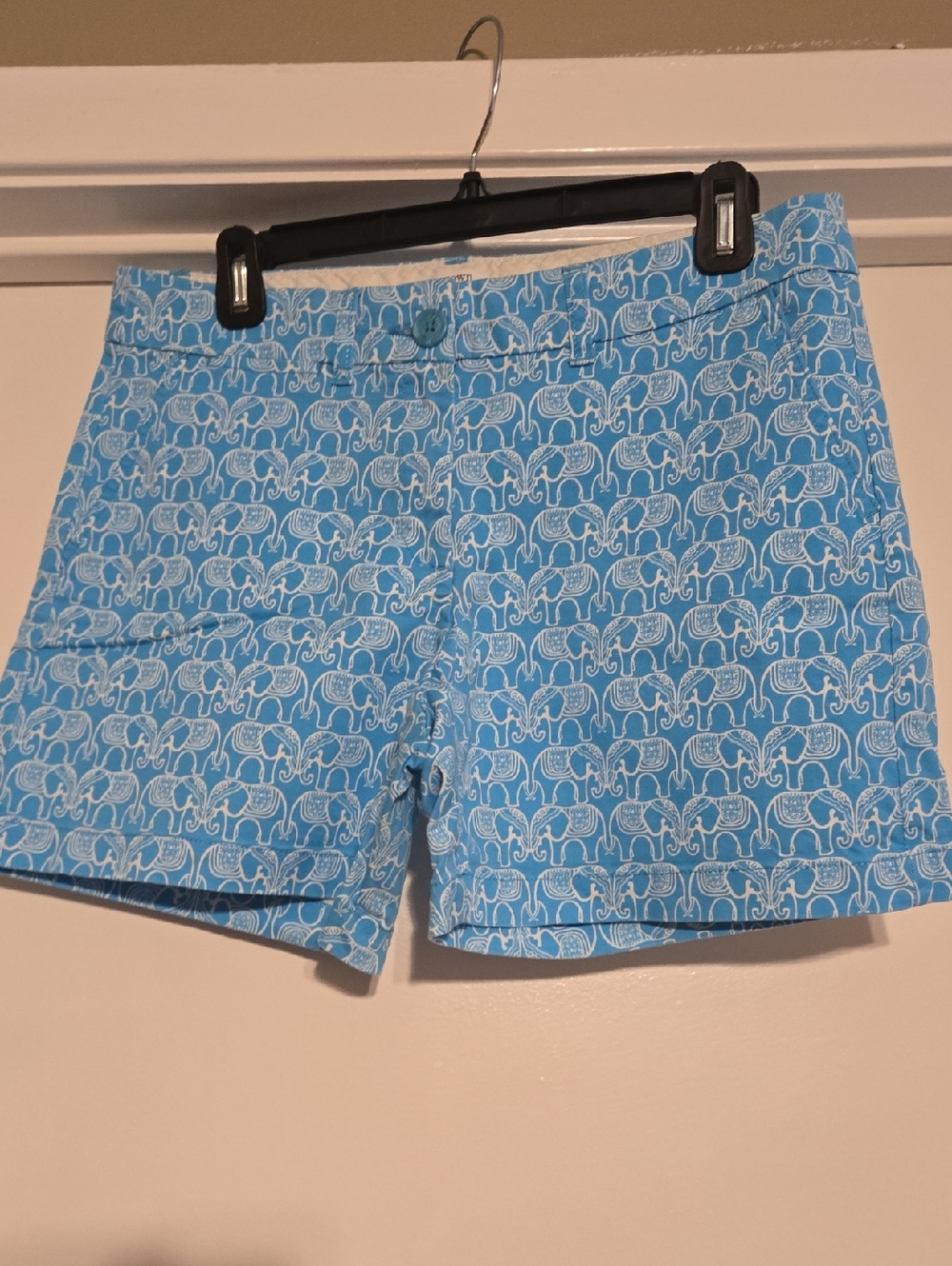 crown & ivy Blue Elephant-Print Stretch Shorts